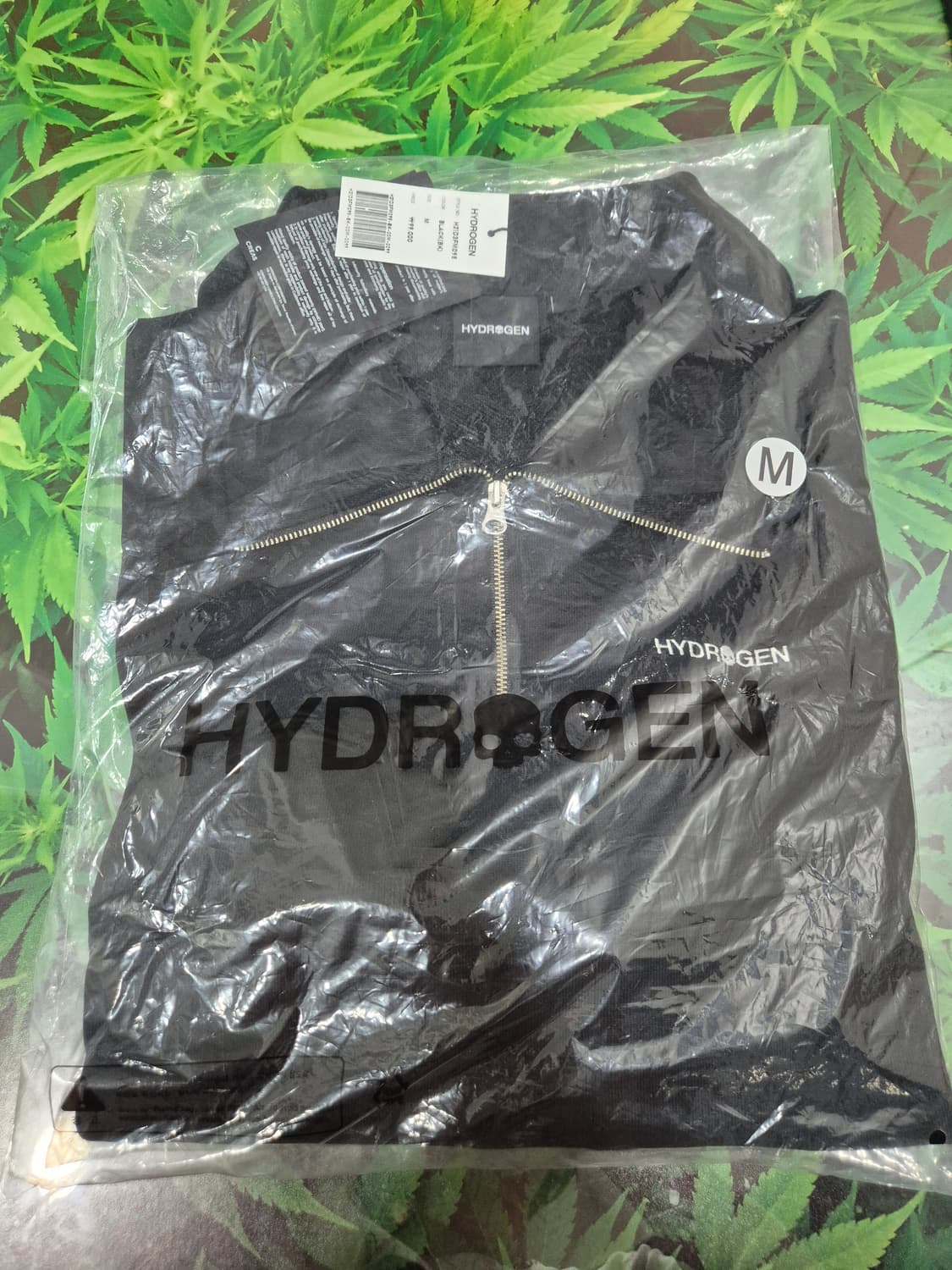 (세일)(새상품)하이드로겐 집업 맨투맨 블랙M 상품이미지1