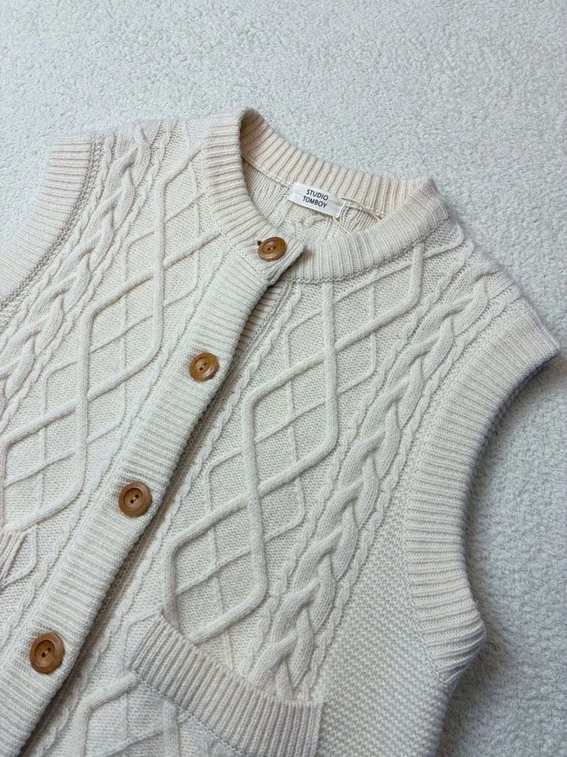 스튜디오톰보이 22FW 트위스트 울 니트 베스트 PN5922 상품이미지2