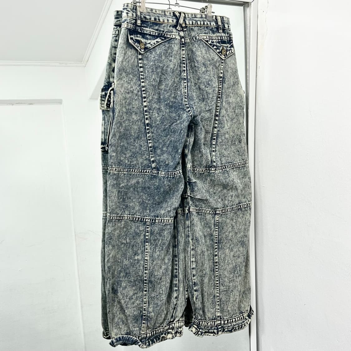 아이스 워시드 멀티포켓 와이드 데님 카고 팬츠 상품이미지5