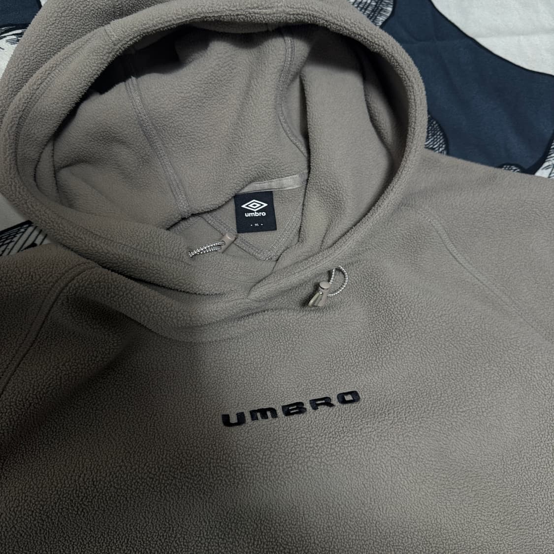 엄브로 후리스 후드티 95 사이즈  상품이미지3