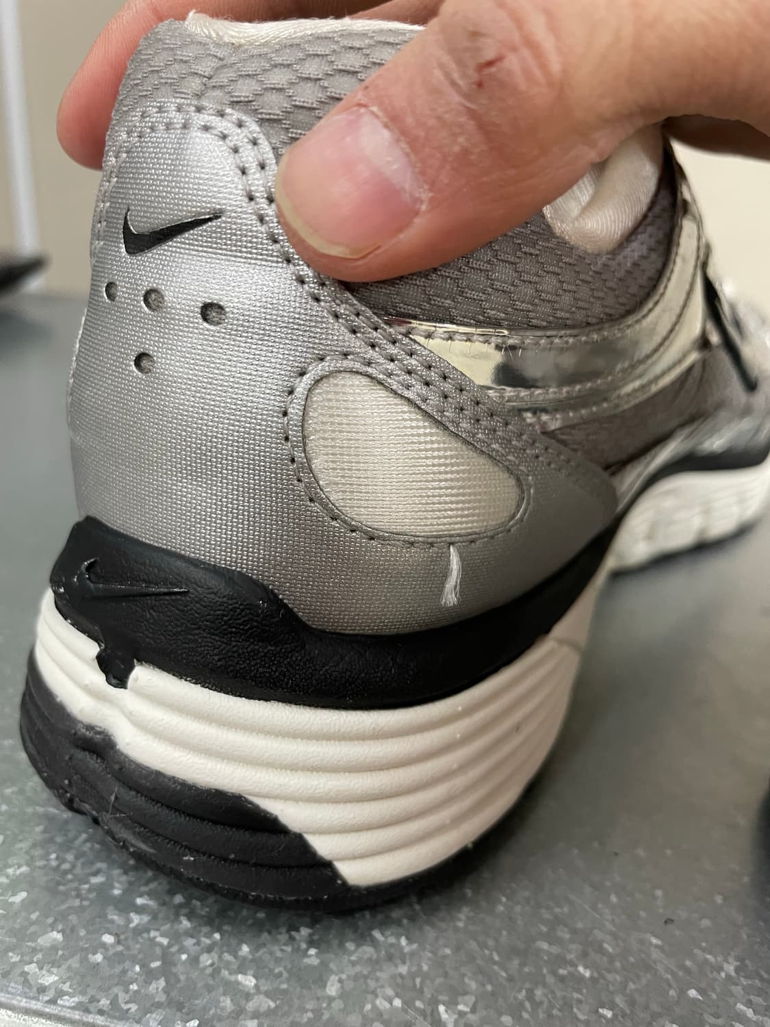 나이키 P-6000 메탈릭 실버 280 상품이미지8