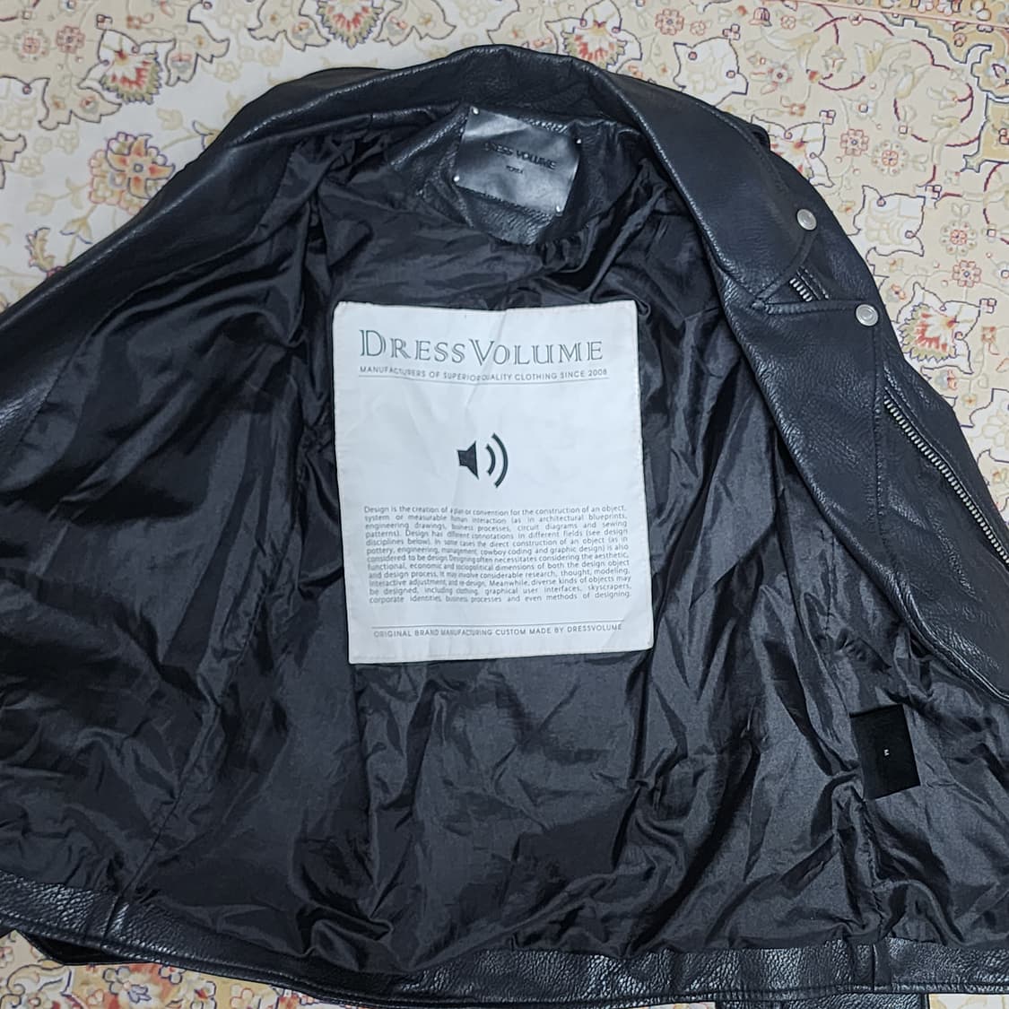 드레스볼륨 남성 비건 레더 자켓
M 상품이미지3