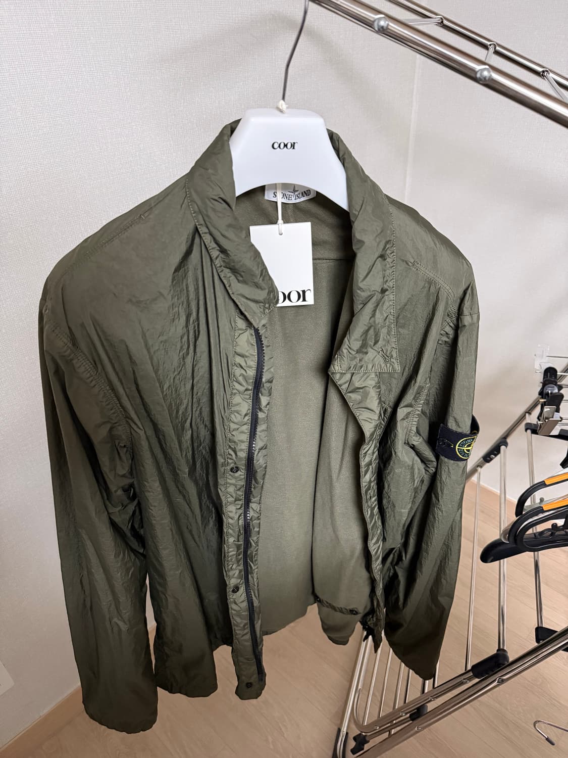 스톤아일랜드 크링클랩스 ny 자켓 카키 상품이미지1