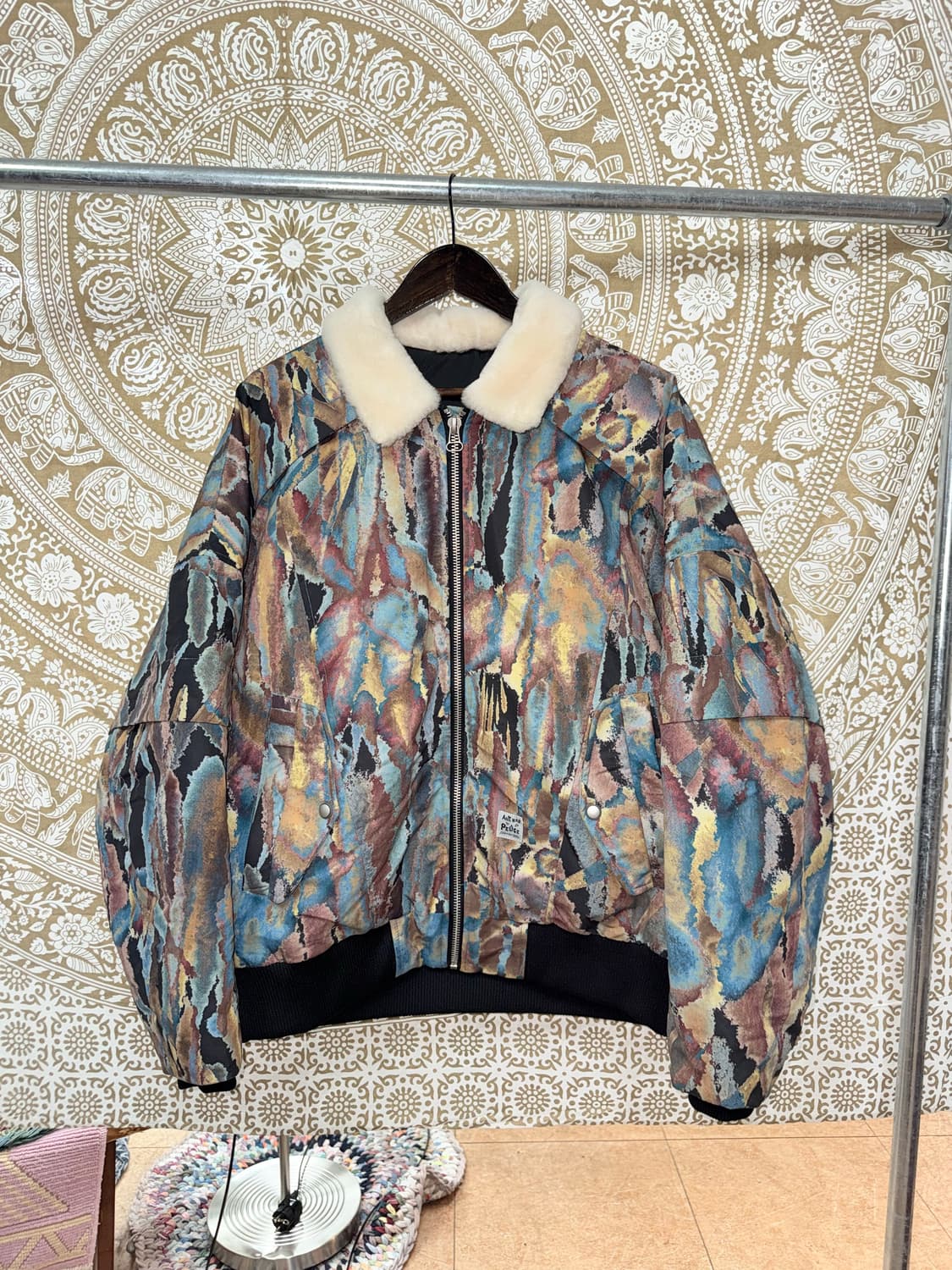 ANTI WAR & PEACE 빈티지 패턴 양털 카라 점퍼 상품이미지1