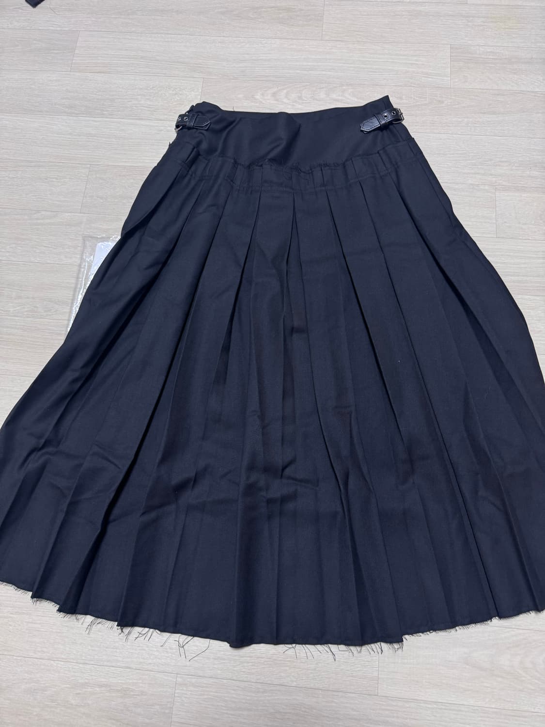 [M] 밀로 우먼 버클 미디스커트 블랙 상품이미지2