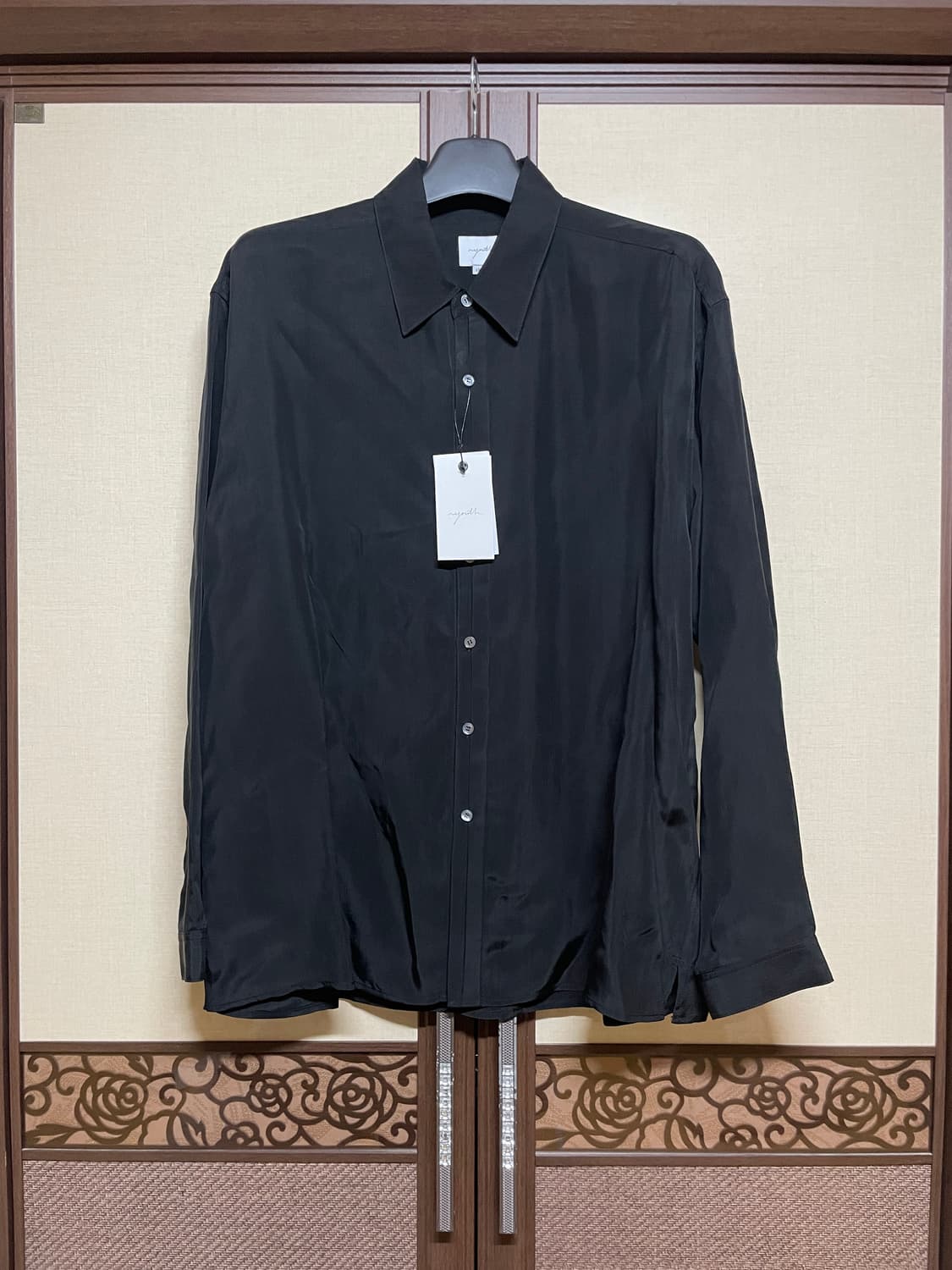 유스 Blind Buttoned Cupro Shirt 블랙 상품이미지1