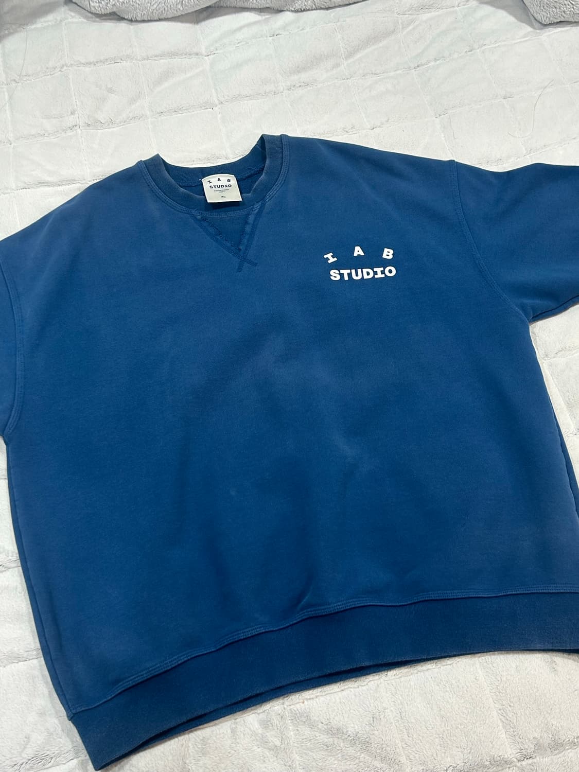 아이앱 스튜디오 헤비 숏슬리브 스웨트셔츠 네이비 - 23FW(정품)  상품이미지1