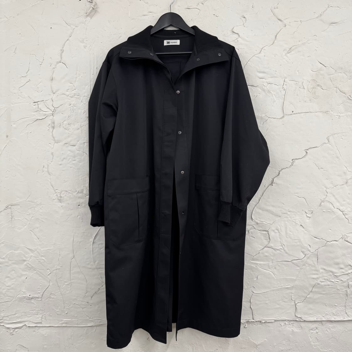 이세이미야케 IM PRODUCT 블랙 롱 트렌치 상품이미지1