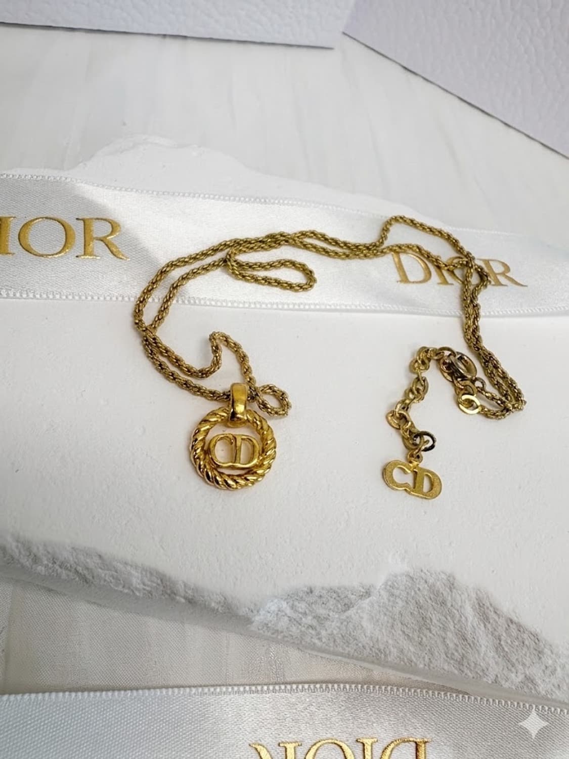 👑[스터디셀러] 디올 빈티지 CD 트위스트 로프 네크리스 ✨ 상품이미지1