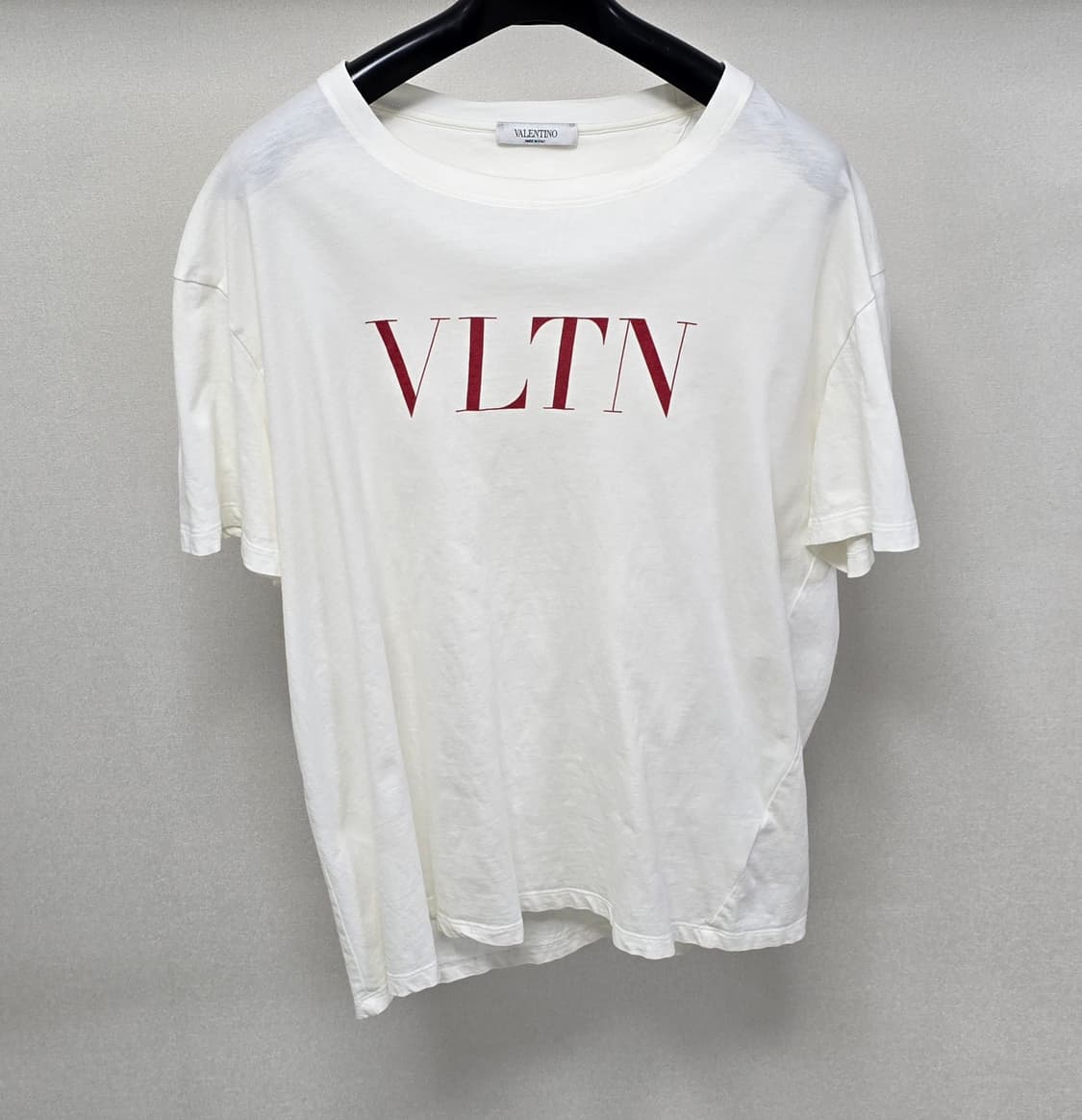 발렌티노 VLNT 반팔 티셔츠 L사이즈 100 판매 상품이미지1