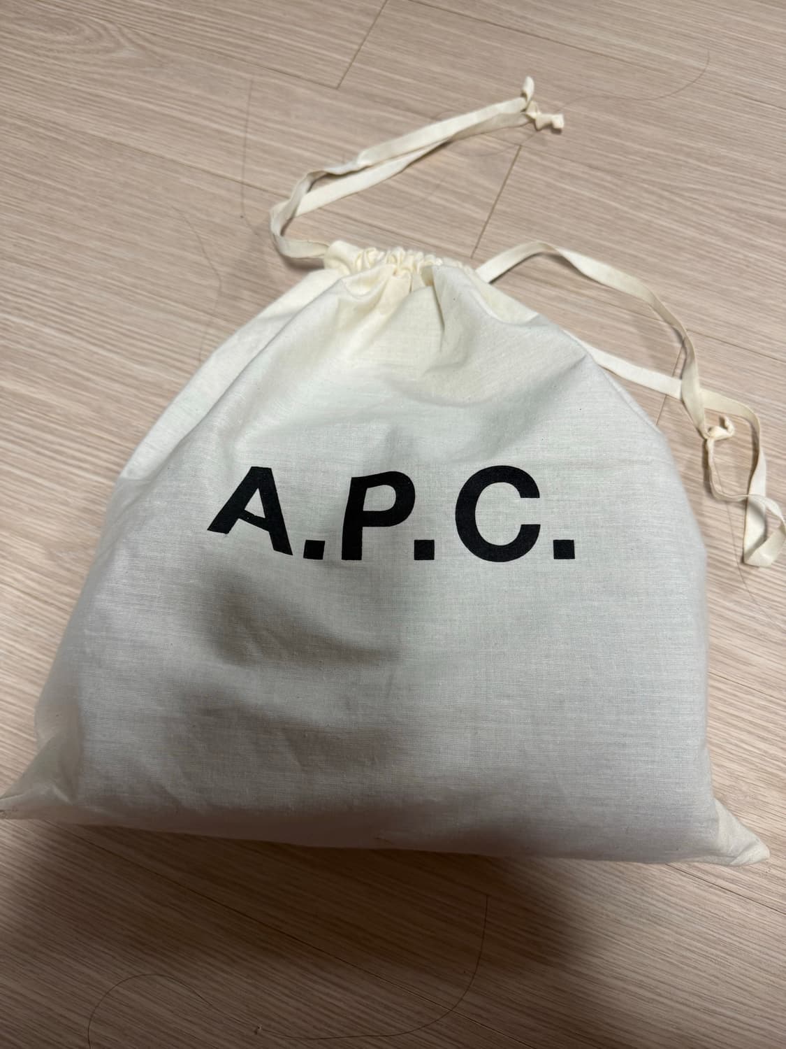 아페쎄 하프문 크로스바디백 블랙 상품이미지5