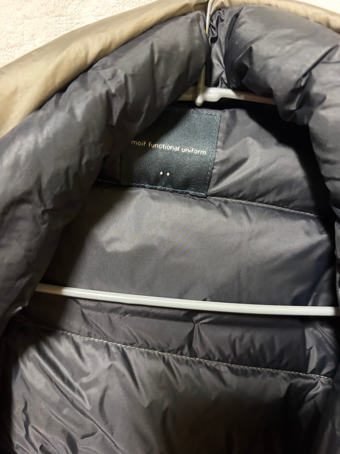 모이프 헬리움 다운자켓 시어올리브 2사이즈 상품이미지2