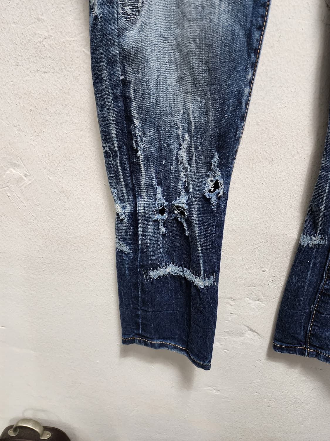 디스퀘어드2 데미지 스틸로고 청바지  상품이미지3