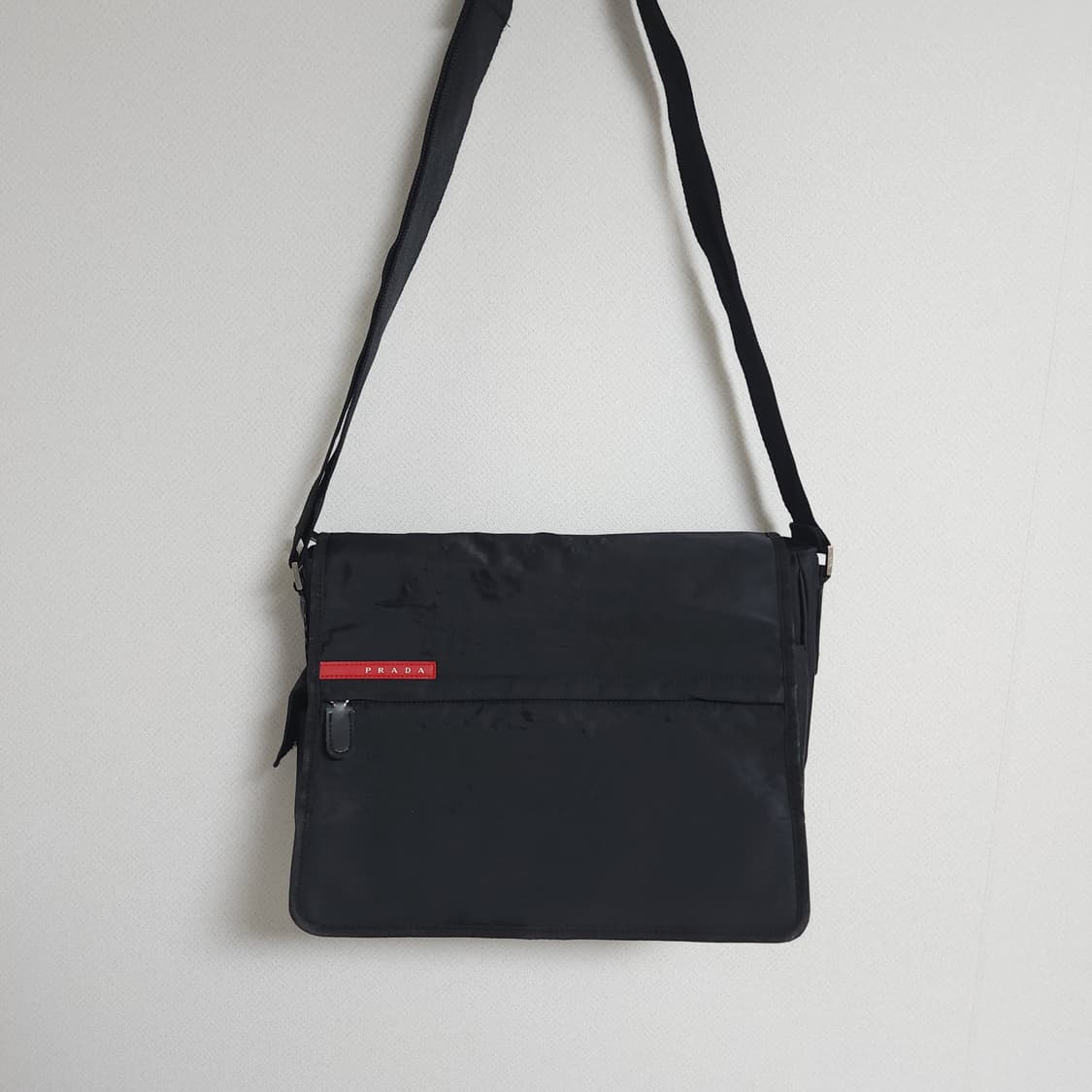 프라다 나일론 스포츠 크로스백 메신저백 상품이미지1