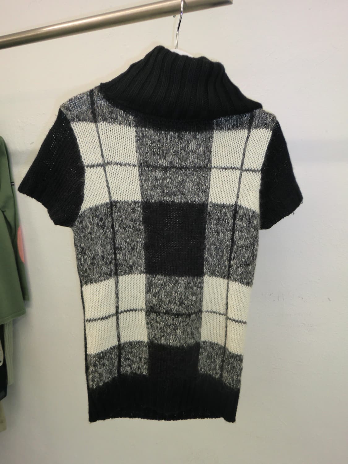 Checkered pattern tutleneck knit 상품이미지1