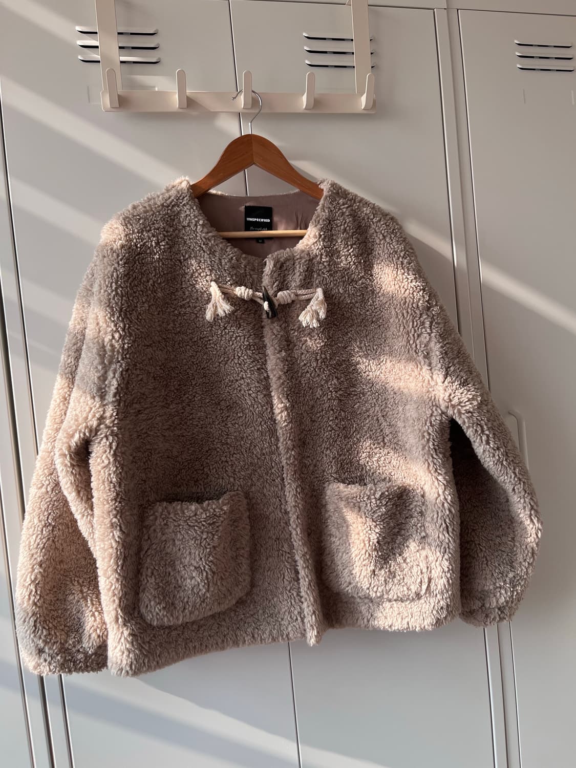 Unspecified 원버튼 뽀글이 양털 퍼자켓 상품이미지3