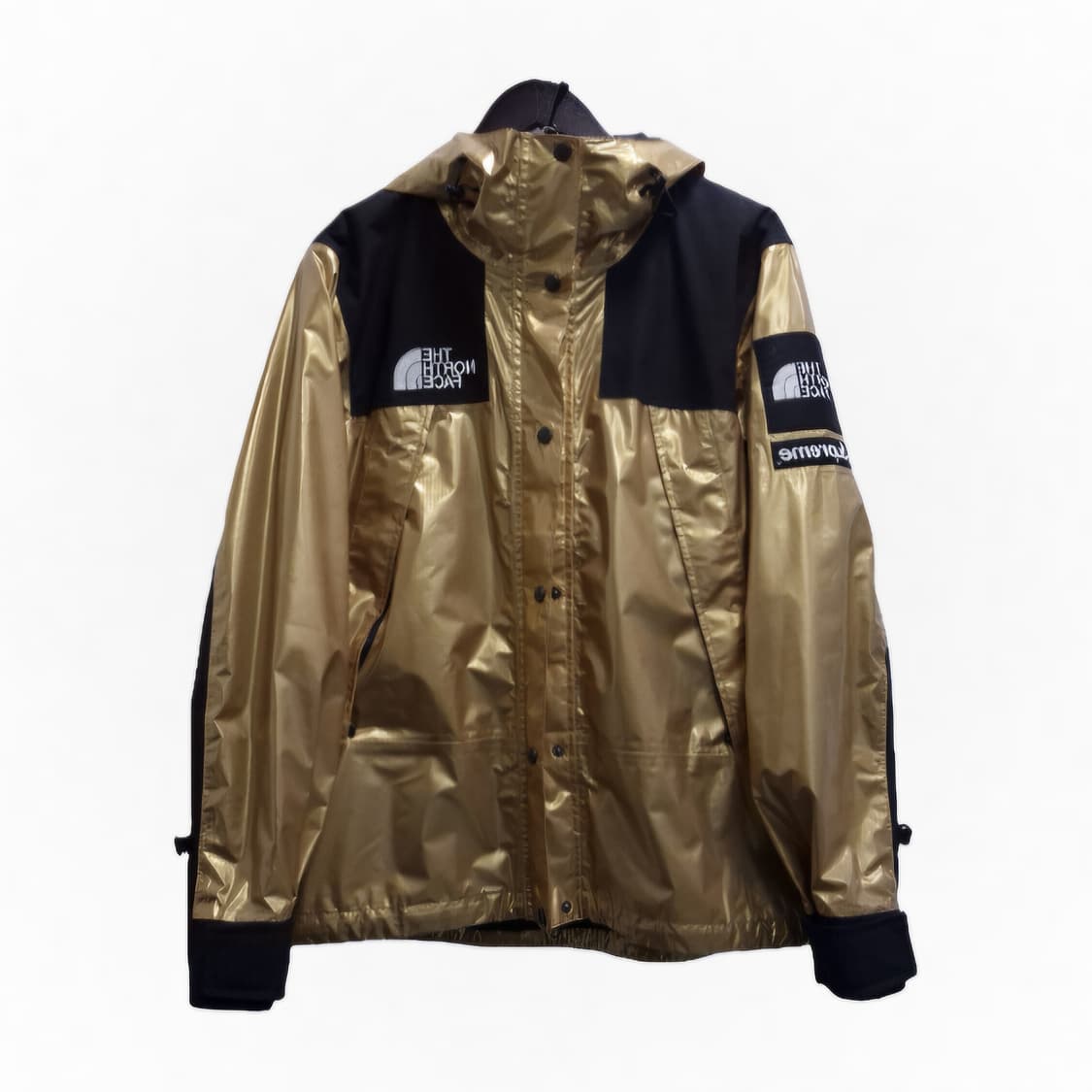 슈프림 x 노스페이스 메탈릭 마운틴 파카 골드 18SS / 할인 상품이미지2