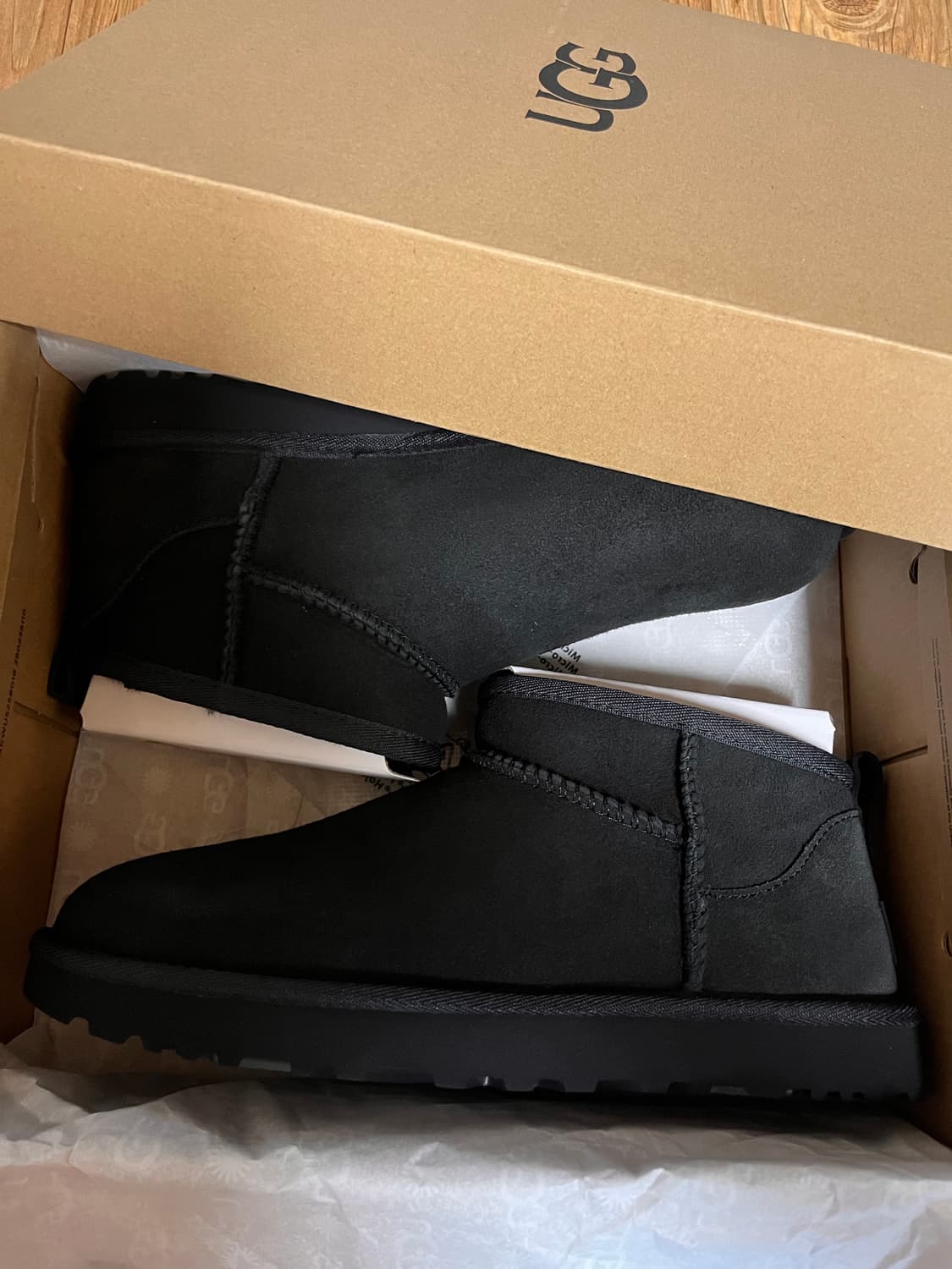 Ugg 어그 클래식울트라 미니 블랙 240 w7 상품이미지1