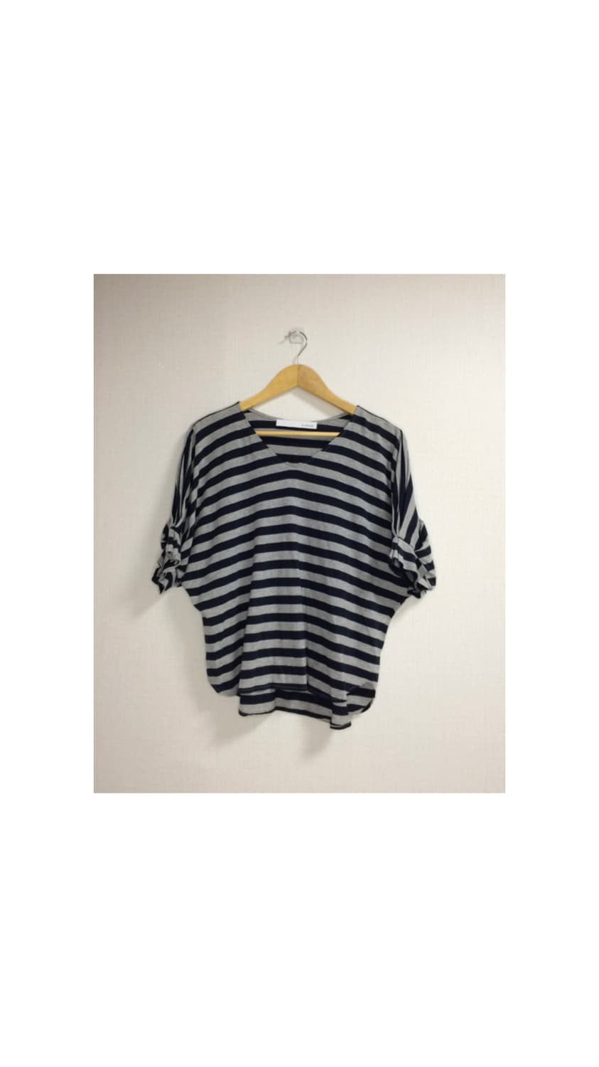 빈티지 그레이 네이비 스트라이프 탑 상품이미지1