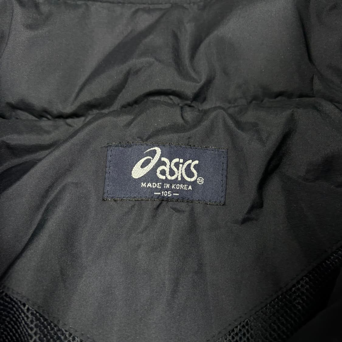 아식스 네이비컬러 바람막이 상품이미지3