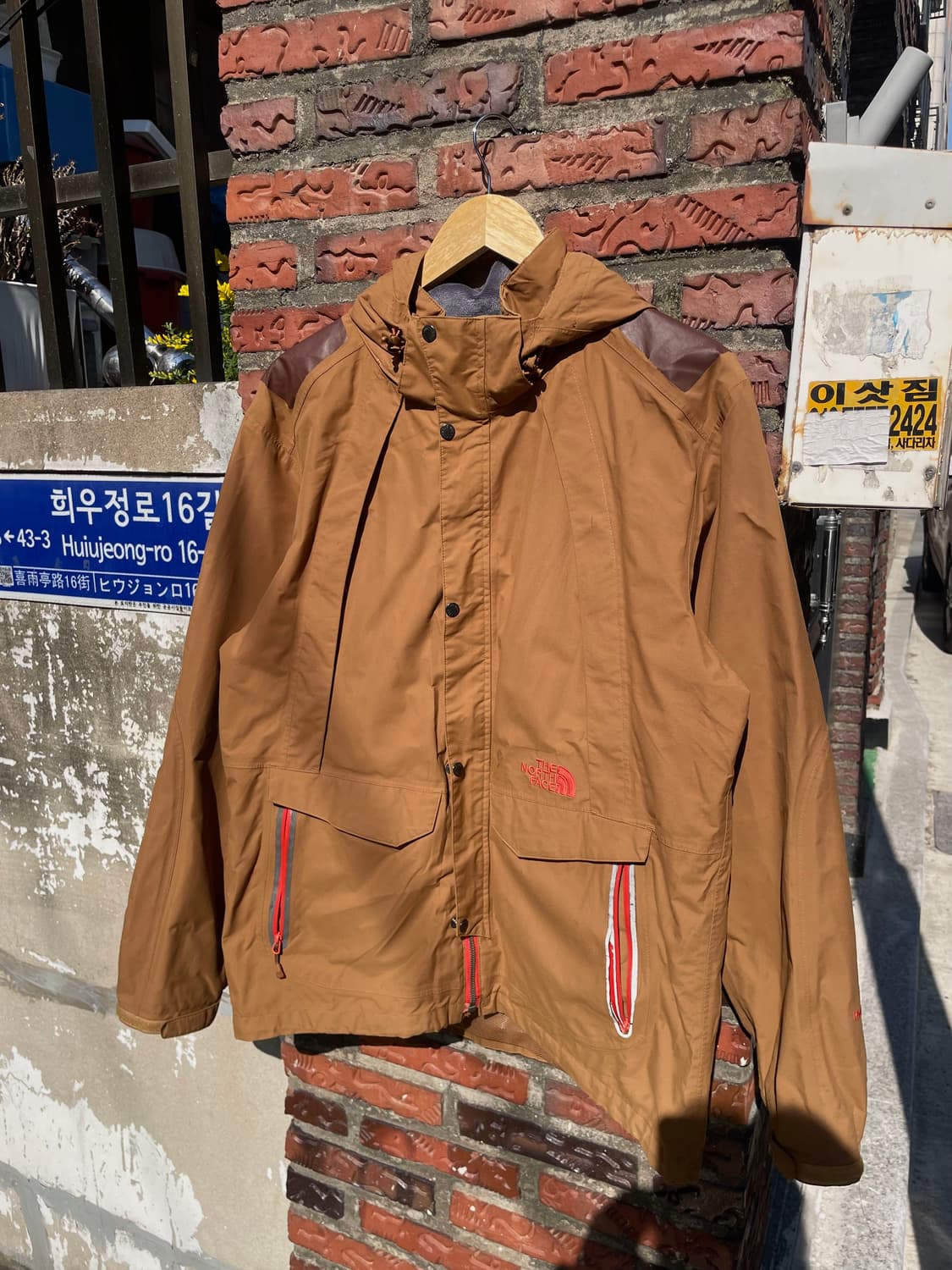 노스페이스 브라운 레더숄더 윈드브레이커 상품이미지1