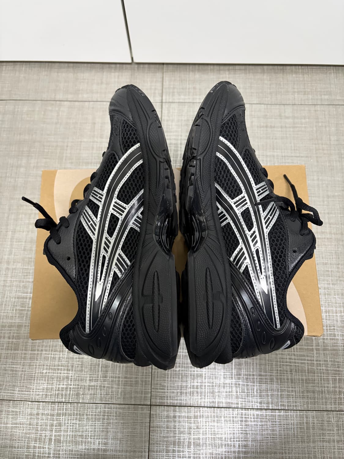 [255] 아식스 젤 카야노 14 블랙 퓨어 실버 상품이미지5