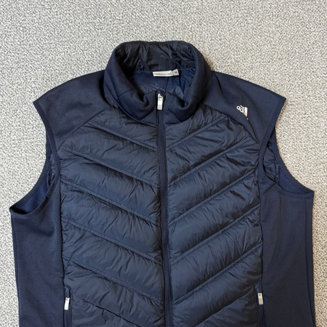 아디다스 겨울철 러닝용 패딩조끼 상품이미지4