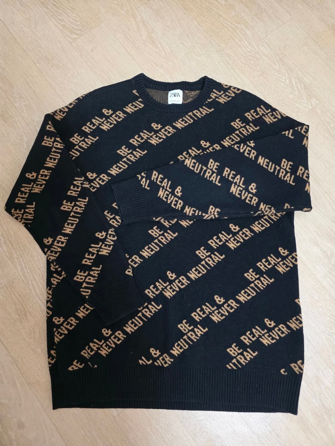 자라 텍스트 자카드 라운드넥 니트 상품이미지1