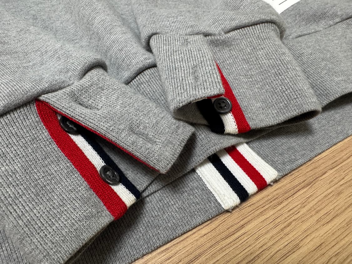 톰브라운 백삼선 맨투맨  상품이미지4