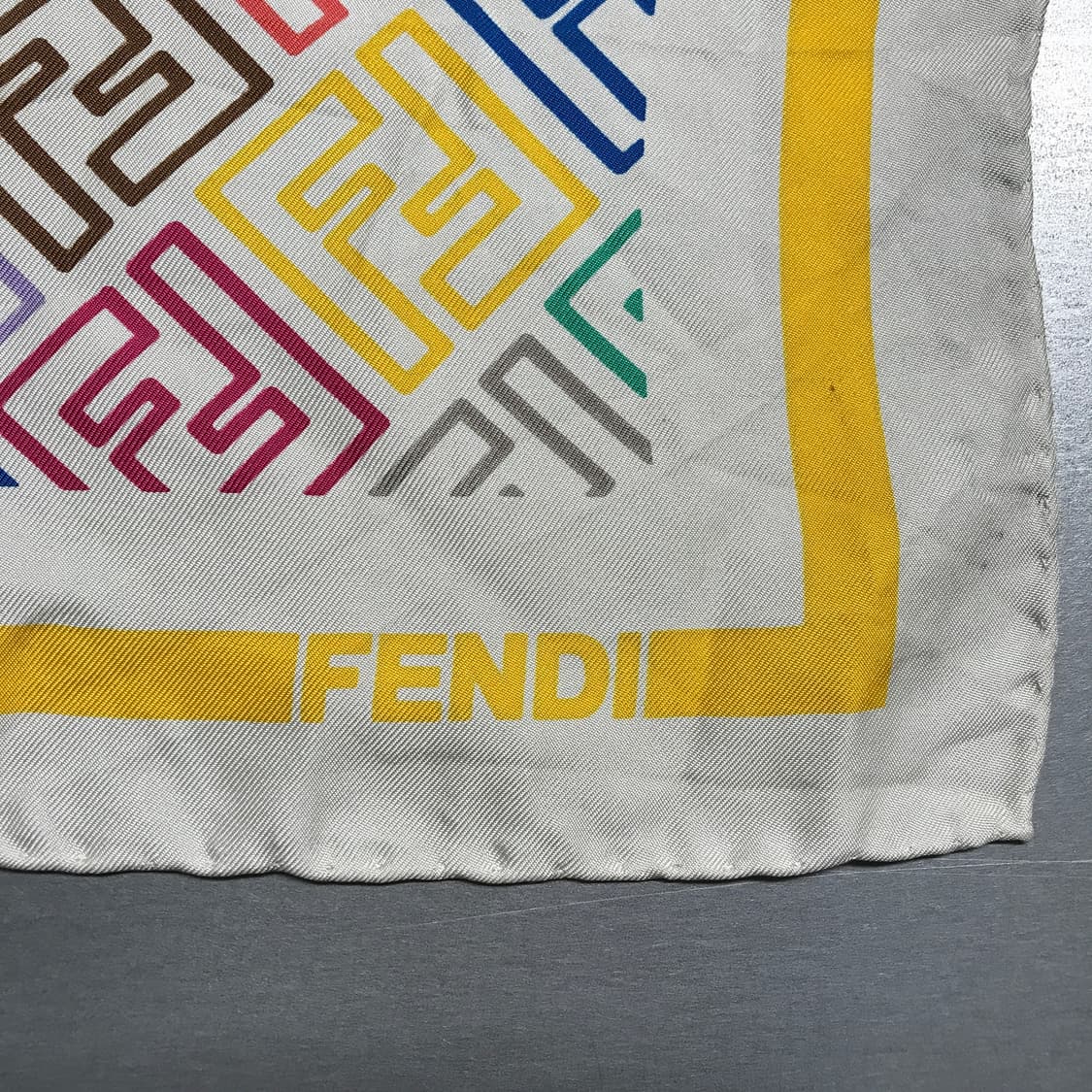 펜디 로고 실크 스카프 상품이미지5