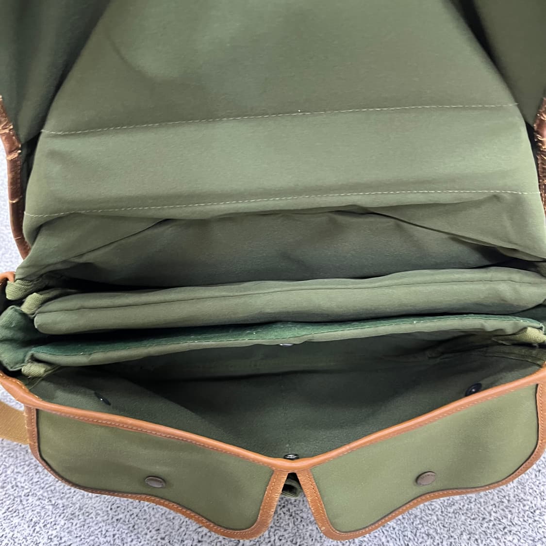 실측확인 빌링햄 하들리 가방 0408M 상품이미지4