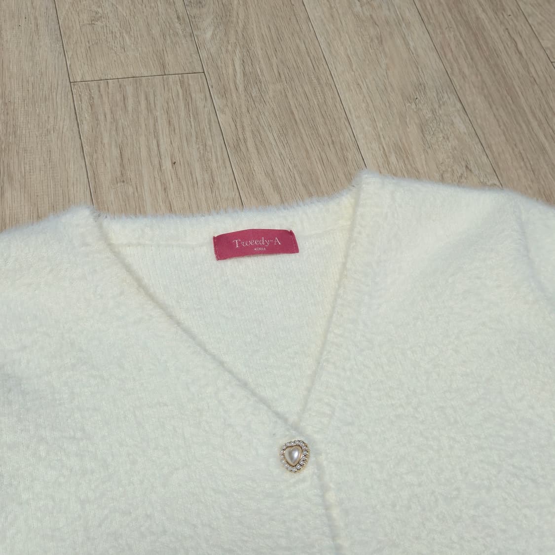 Tweedy-A 울혼방 연베이지 브이넥 가디건 상품이미지3