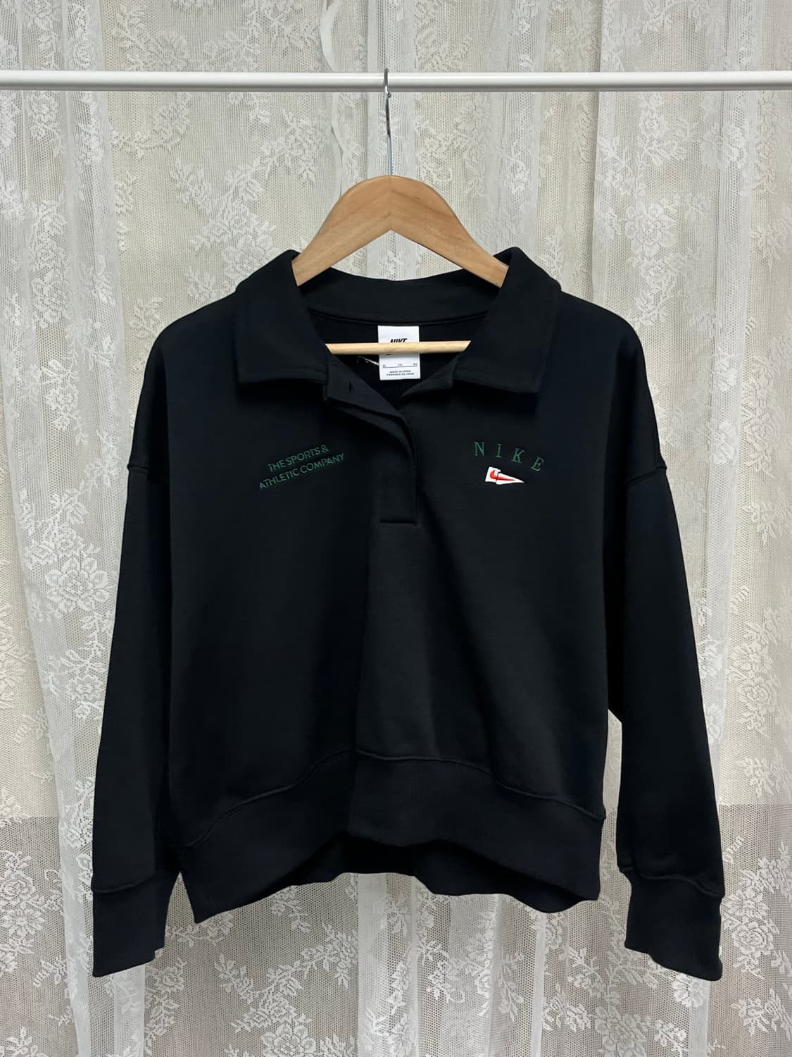 XL) 나이키 한정 크롭 폴로 맨투맨 블랙 상품이미지1