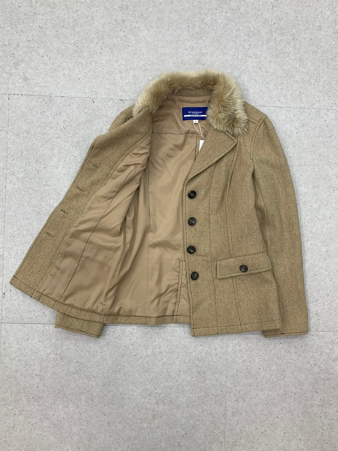 Burberry  버버리 퍼 카라 울 자켓 상품이미지4