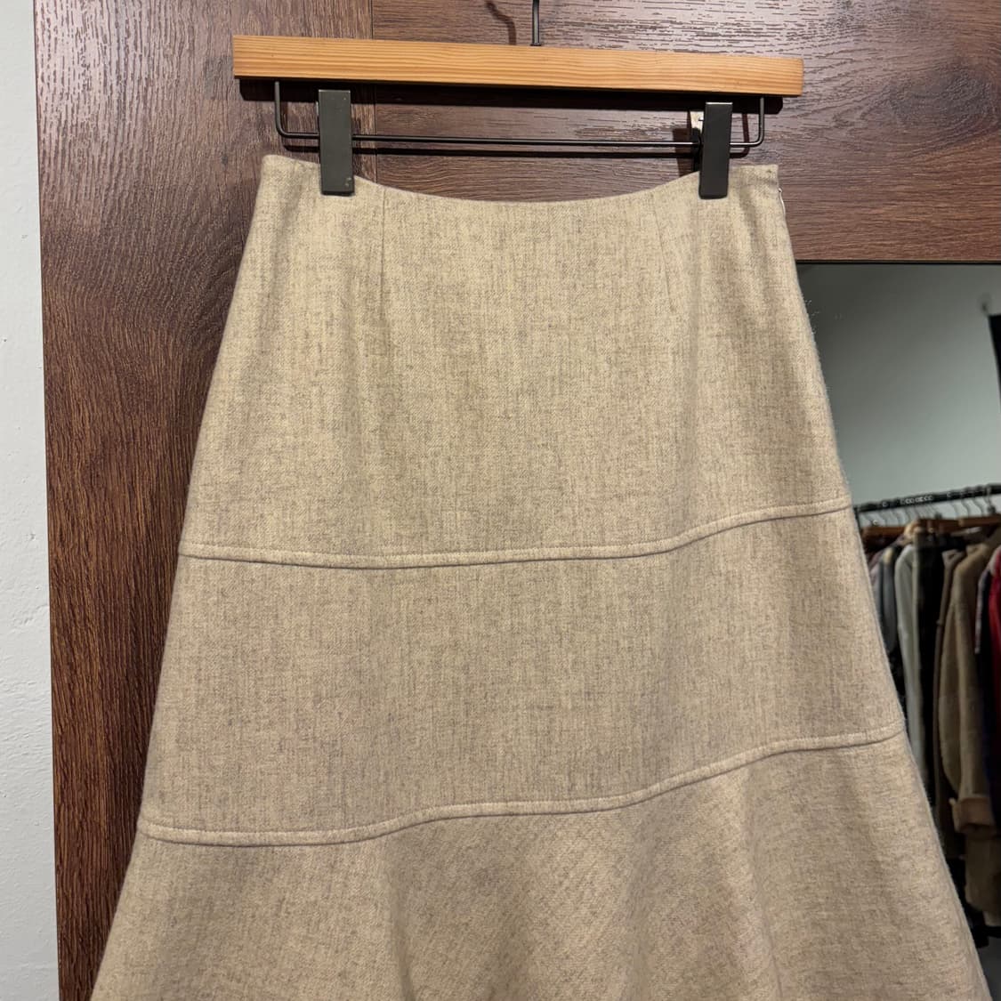 Laura ashley 로라애슐리 베이지 울90% 플레어 미디 스커트 상품이미지3