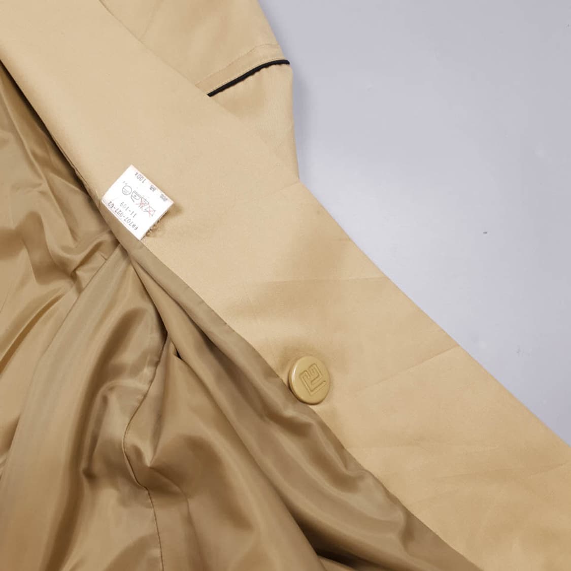 피에르발망 베이지 블랙 라이닝 투버튼 래글런 코트 SI 상품이미지6