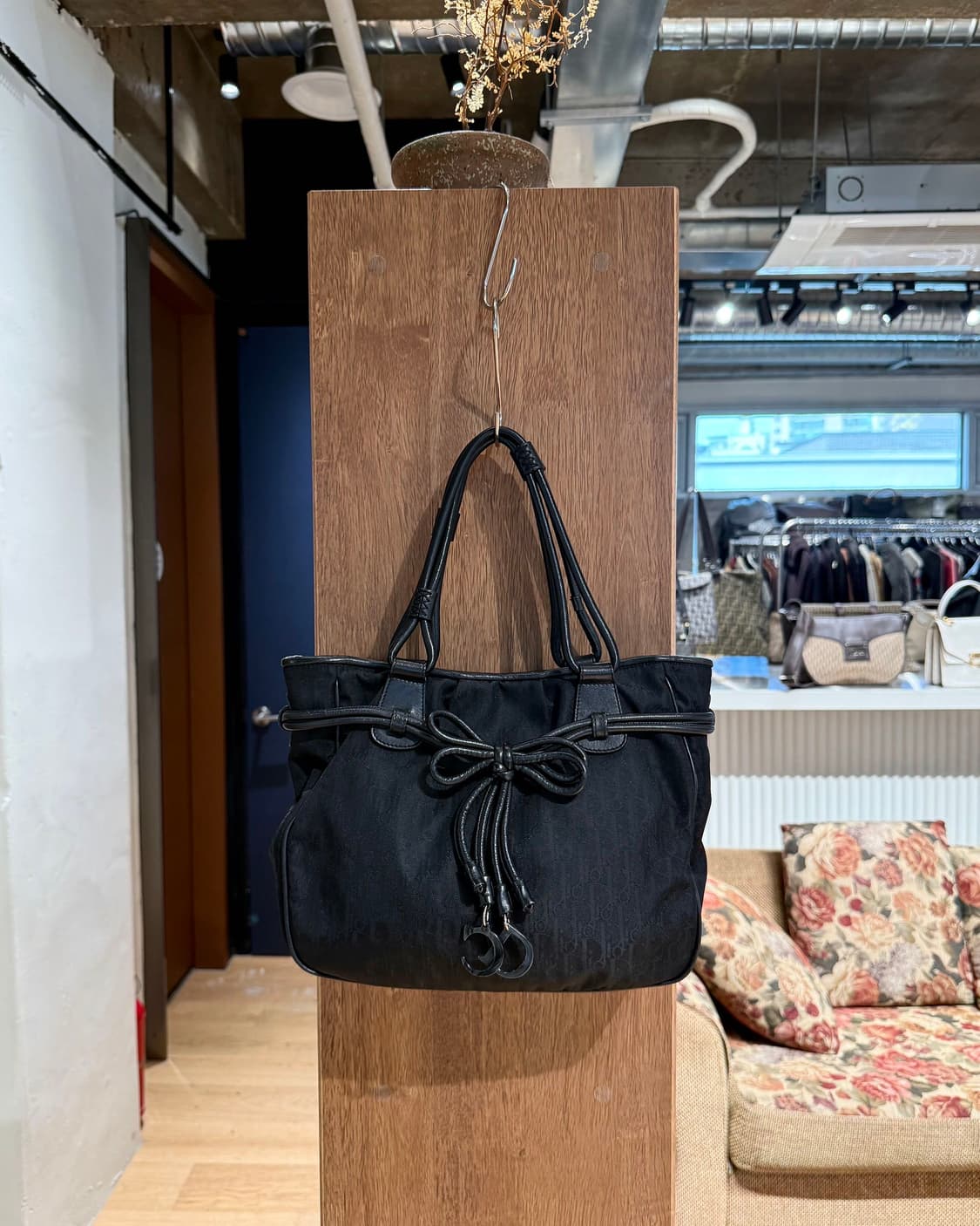 크리스찬 디올 블랙 로맨틱 토트백  상품이미지1