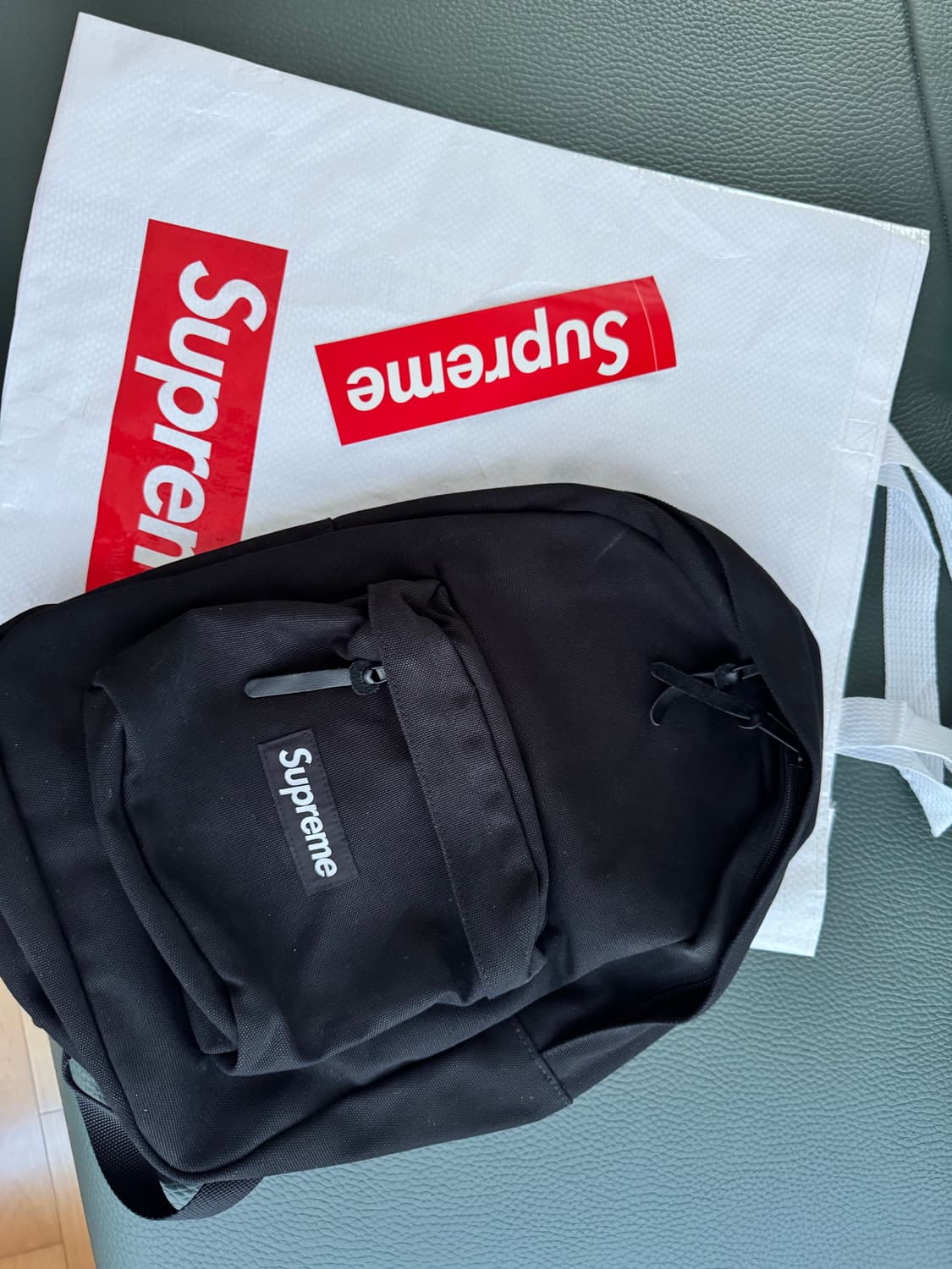 슈프림 백팩 상품이미지1