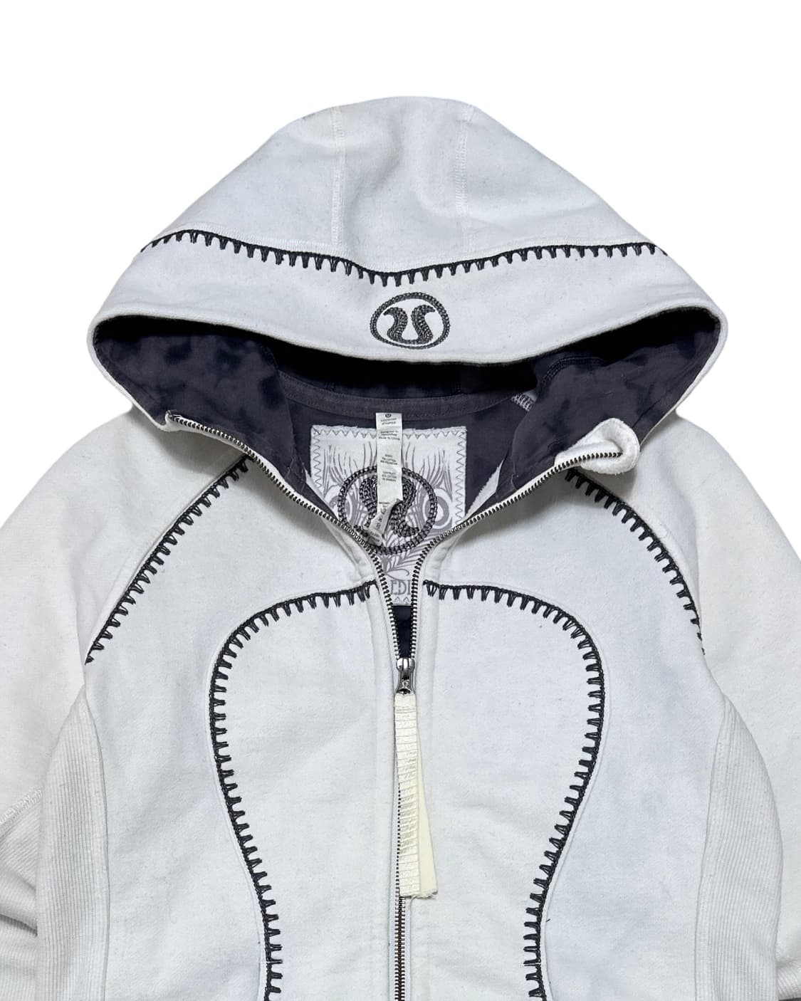 룰루레몬 스폐셜 에디션 화이트 후드집업 상품이미지3