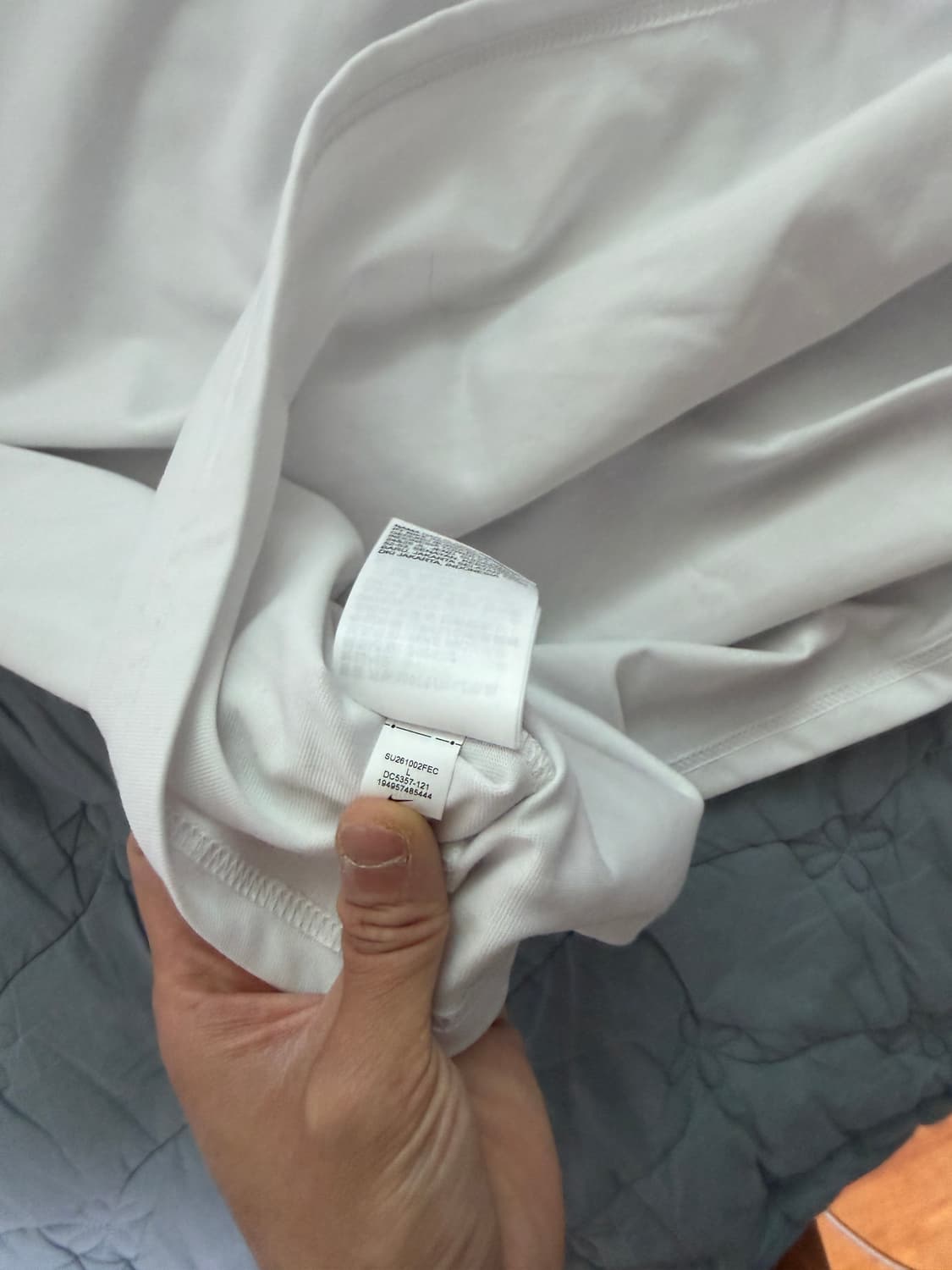 나이키 acg 드라이핏 서밋화이트 반팔티 L사이즈 실착1회 새상품급판매 상품이미지6