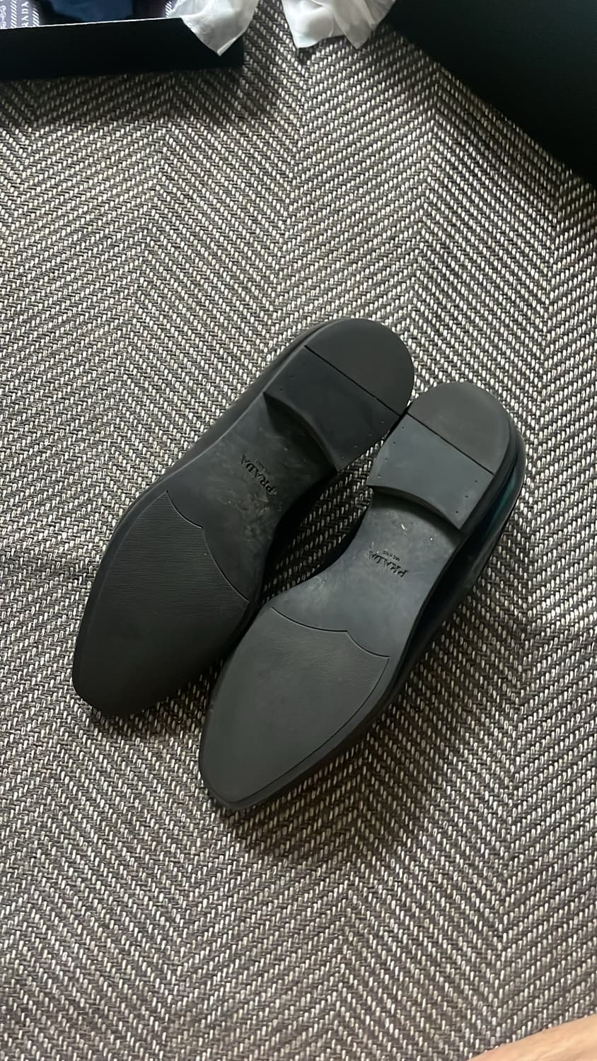 프라다 로고 스트랩 로퍼 상품이미지5