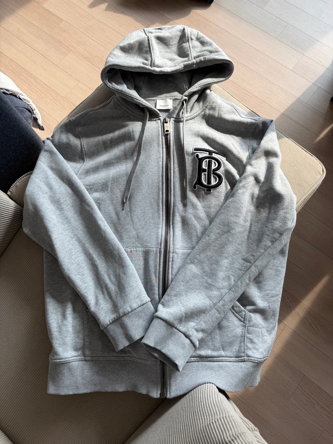 버버리 후드 집업 상품이미지1