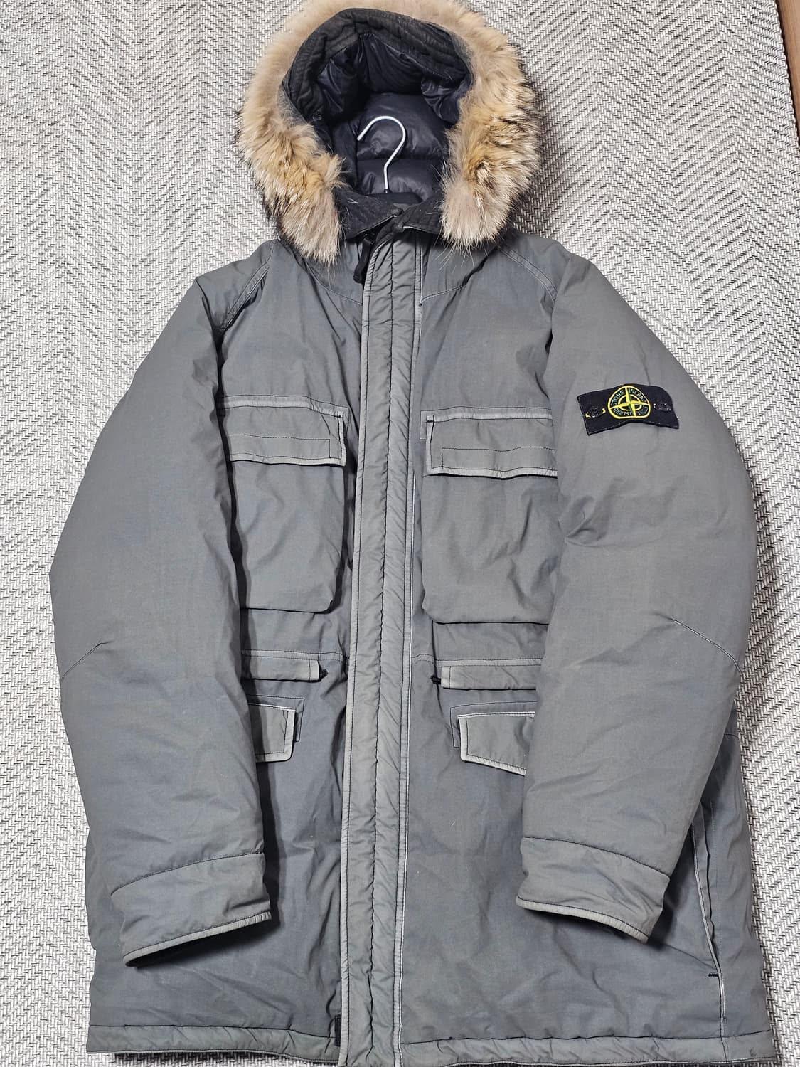 스톤아일랜드 MUSSOLA GOMMATA VELOUR DOWN-TC 패딩 상품이미지3