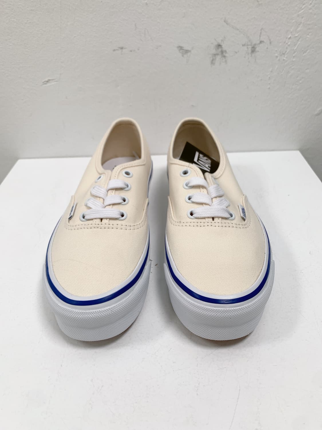 (정품/새상품) VANS 반스 여성 볼트 어센틱 클래식 화이트 스니커즈 상품이미지1