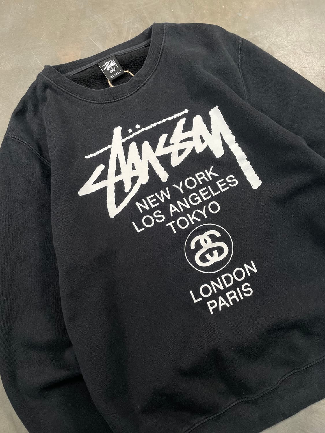 스투시 월드투어 스웻셔츠 상품이미지2