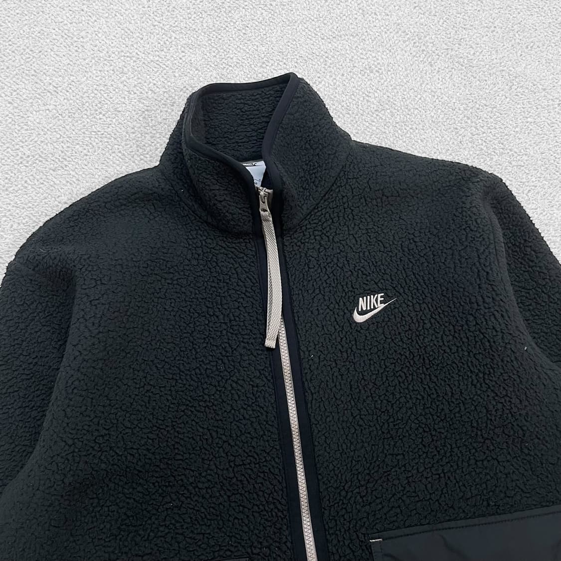 나이키 피그먼트 블랙 빅 포켓 후리스 자켓 상품이미지2