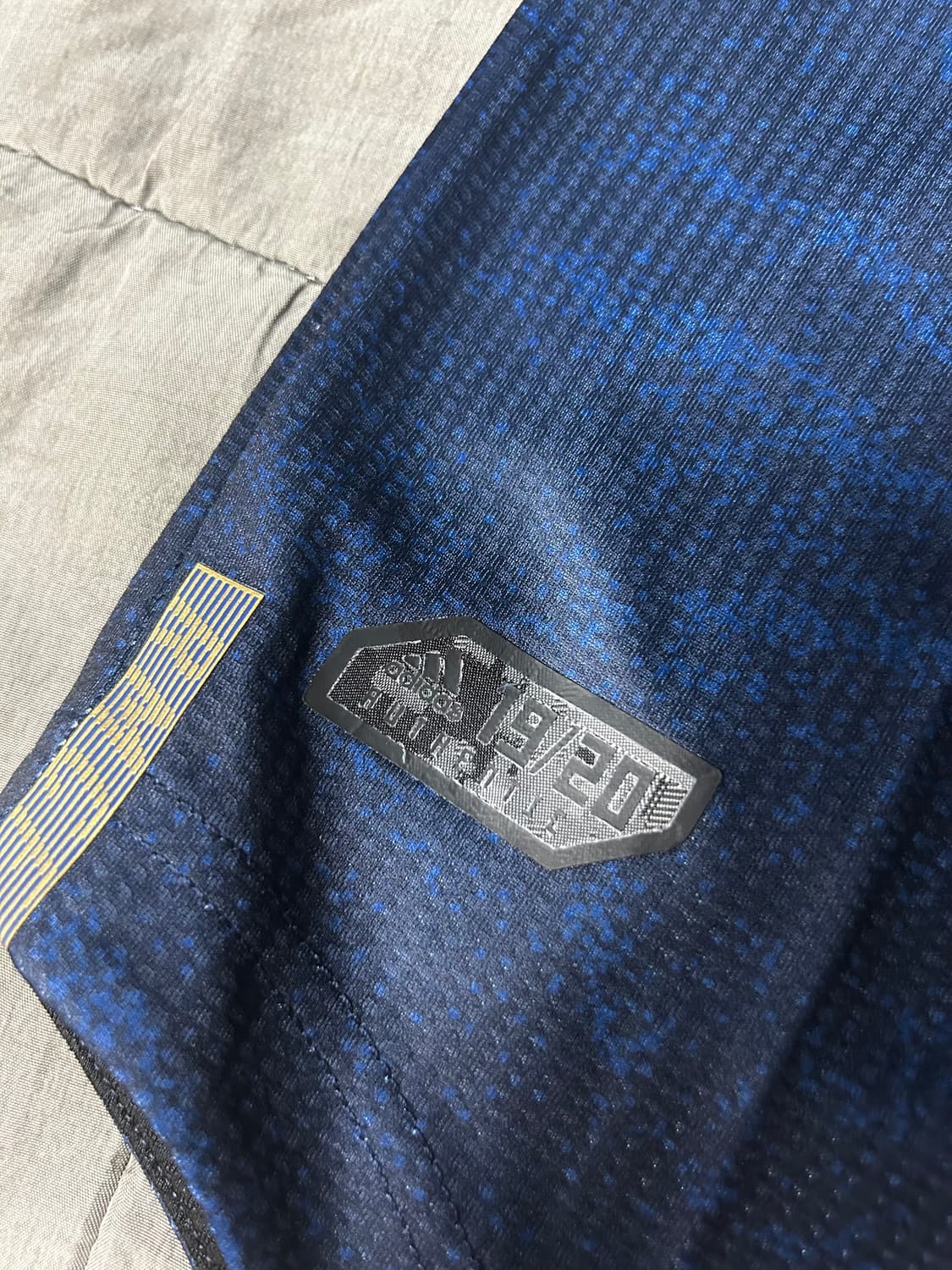 19/20 레알 마드리드 어웨이 어센틱 유니폼 상품이미지5