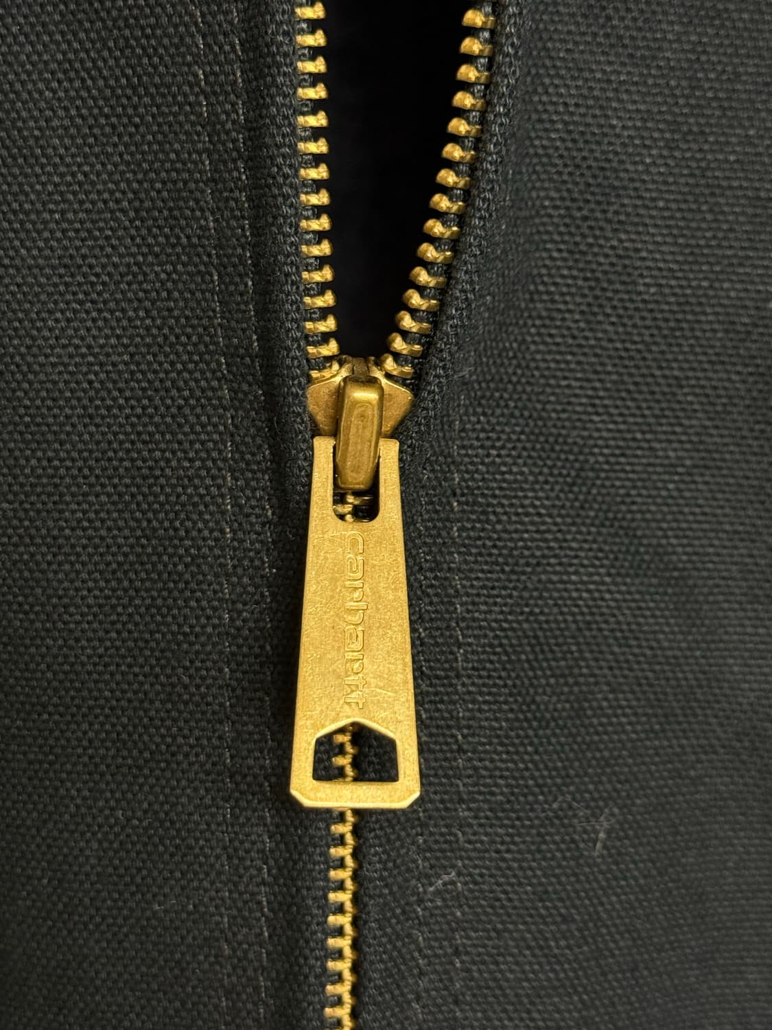 칼하트 디트로이트 j001 M사이즈 판매합니다 상품이미지3