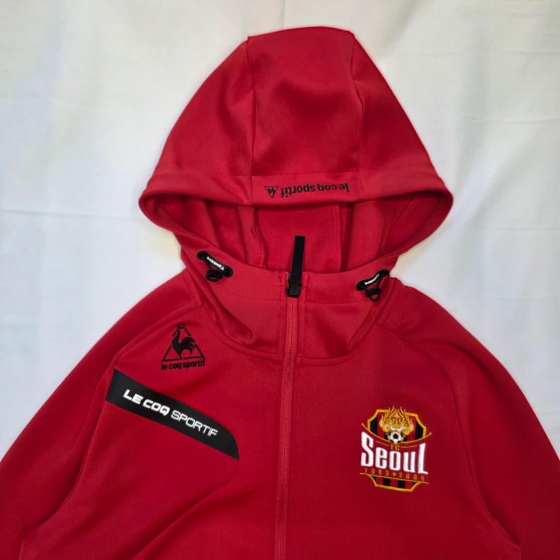 [90]르꼬끄 FC서울 엠블럼 레드 후드 집업 상품이미지2