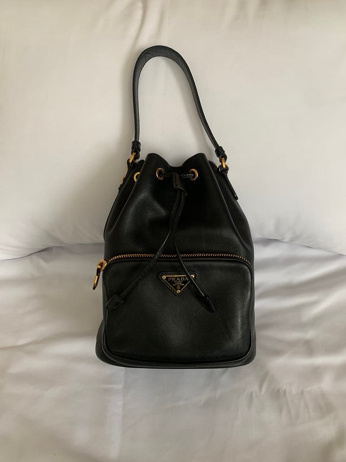 프라다 레더 버킷백 상품이미지10